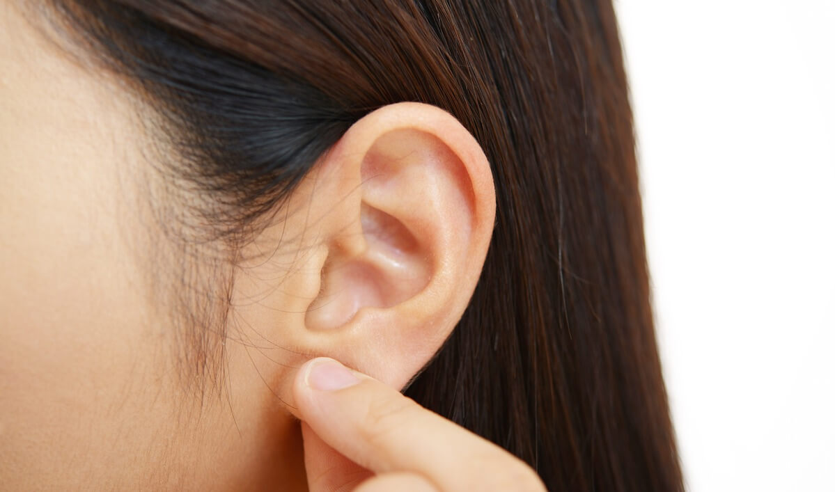 Riflessologia dell'orecchio: massaggia i punti giusti per ...